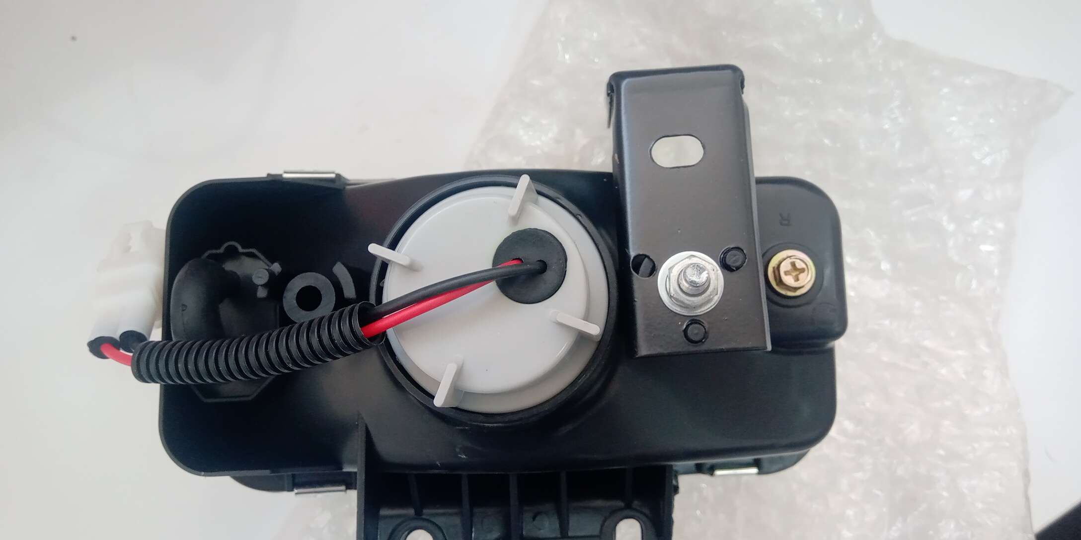 مه شکن ایسوزو p700 سمت راست