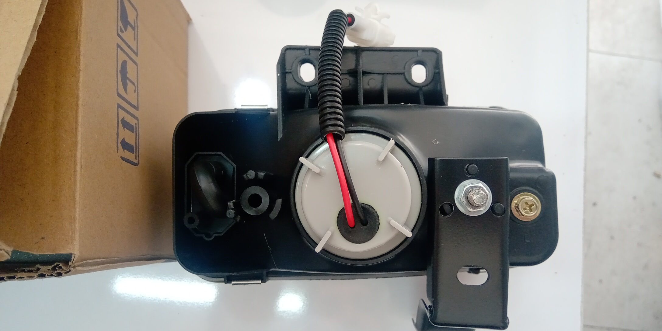 مه شکن ایسوزو p700 سمت چپ